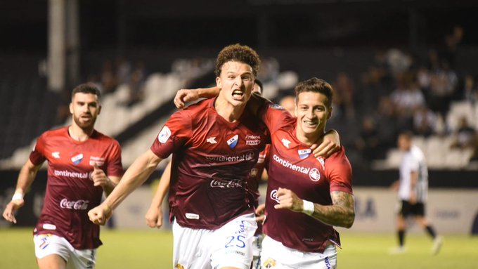 Nacional hace lo suyo y conserva la punta