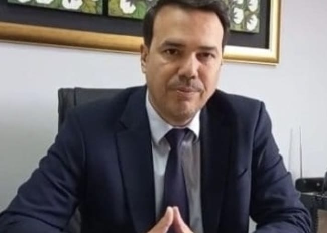Fotos íntimas como evidencia de infidelidad en juicio de divorcio no es lesión a la imagen