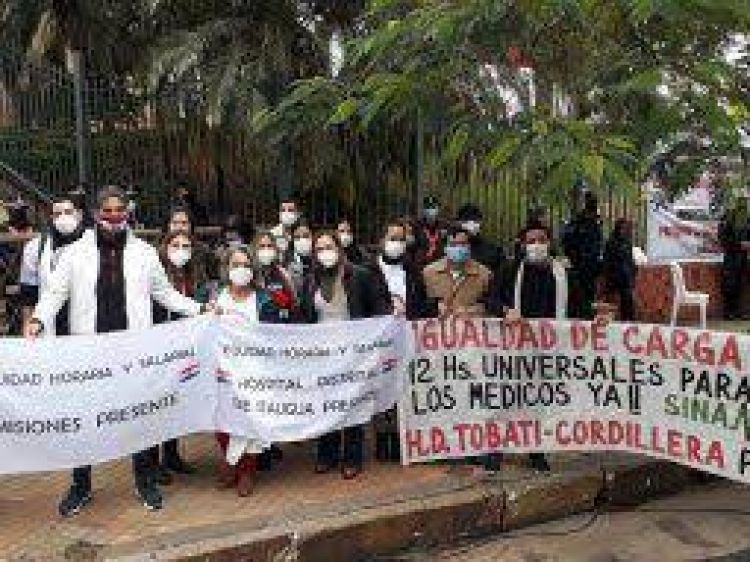 Médicos toman la sede del Ministerio de Salud por incumplimiento de acuerdo