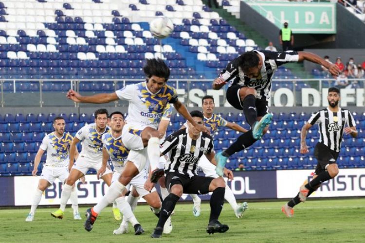 Melgarejo se destapa en la goleada de Libertad