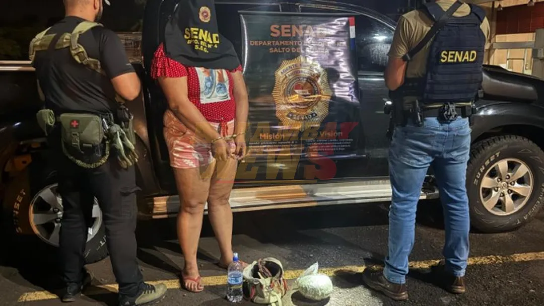 Detienen a una mujer comercializando hachís de marihuana en plena vía pública
