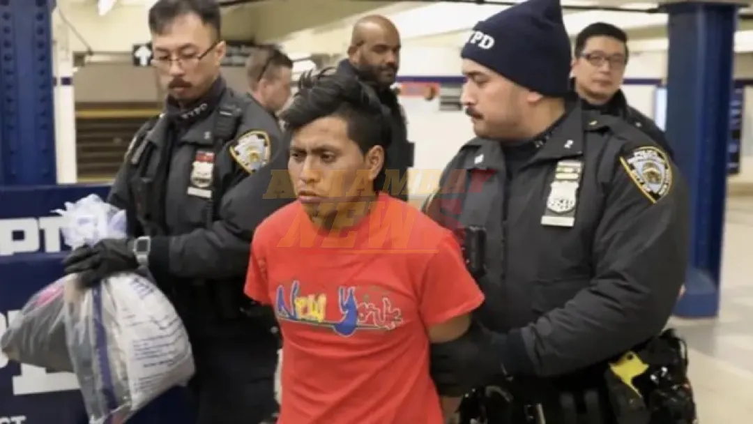 Una mujer quemada viva intencionalmente en un vagón del metro de Nueva York