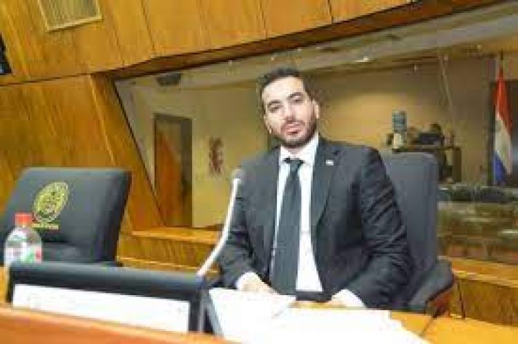 Titular de Diputados y la Bancada C del PLRA anuncian votos a favor de aumento salarial para docentes