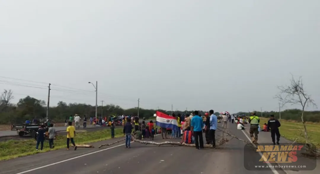 Indígenas bloquean ex-Transchaco exigiendo ayuda ante sequía
