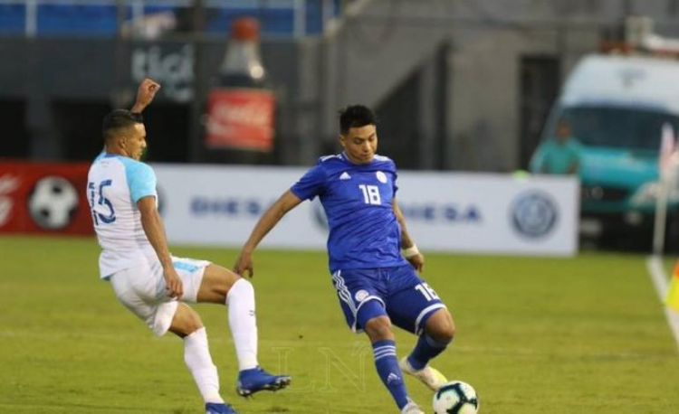 Arzamendia dio positivo al COVID y es baja ante Perú y Venezuela