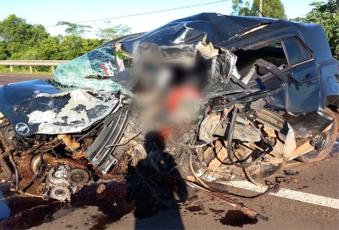 Dos muertos tras choque frontal entre dos vehículos en Yby Yaú