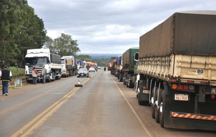 Camioneros exigen pruebas contra sus compañeros y cerrarán rutas desde el lunes