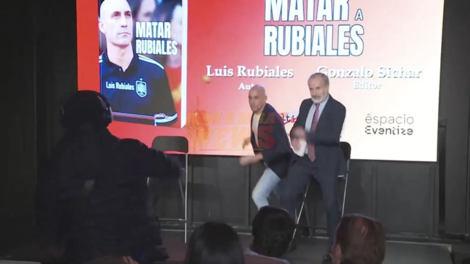 Lanzan huevos a Luis Rubiales, expresidente de la federación española condenado por agresión sexual
