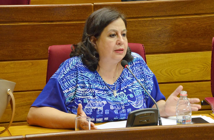 Esperanza Martínez indicó que la aplanadora colorada apresura la reforma estatal evitando todo tipo de debates