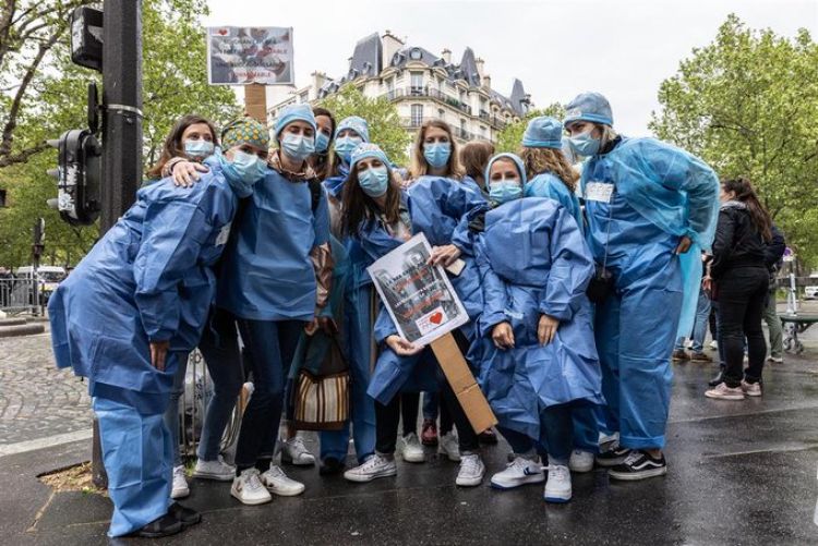 Francia suma 200 muertes y 17.000 casos de COVID-19 a un día de su siguiente fase de la desescalada