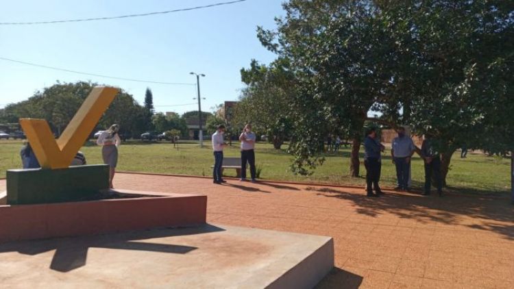 José Carlos estuvo por barrio Obrero recorriendo obras culminadas y otras en andamiento