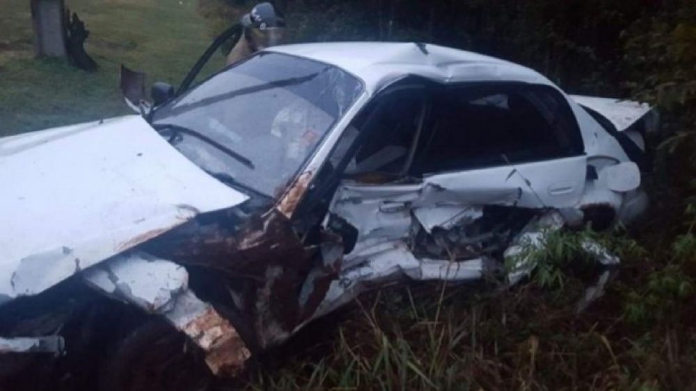 Joven fallece en vuelco de vehículo en Itapúa