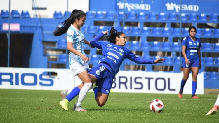 El fútbol femenino prosigue con tres juegos