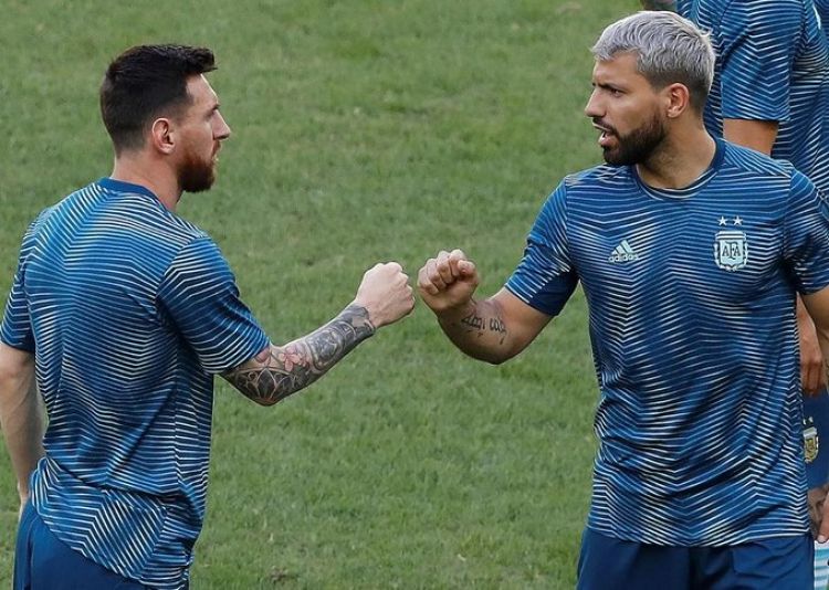 Barcelona confirma al Kun con la ilusión de retener a Messi