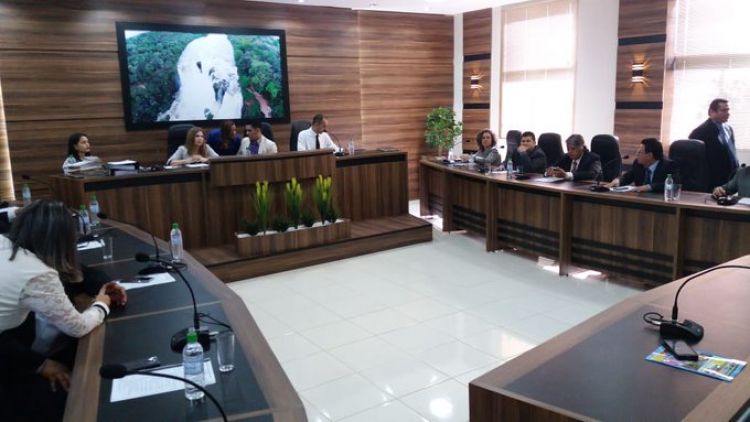 Concejales desisten y recuperan terreno regalado a presunto narco en Presidente Franco