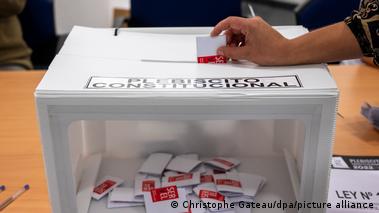 Chile: más del 55% rechaza propuesta de nueva Constitución