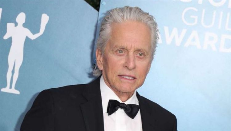 Michael Douglas odia que lo confundan con el abuelo de su hija