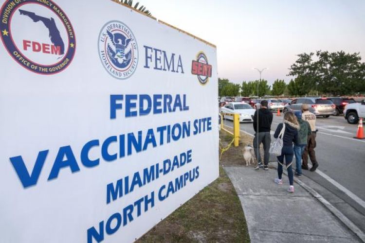 Cónsul en Miami calcula que 12 mil paraguayos viajaron para vacunarse