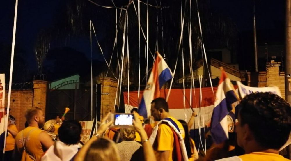 Escrachan a Cuevas y piden su inmediata imputación