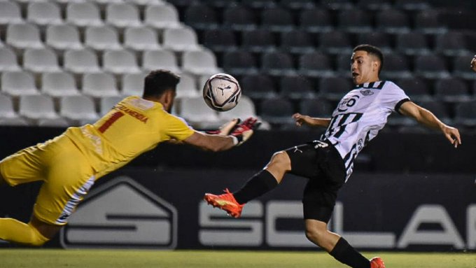 Enso González viajó a Europa para cerrar con un equipo de la Premier