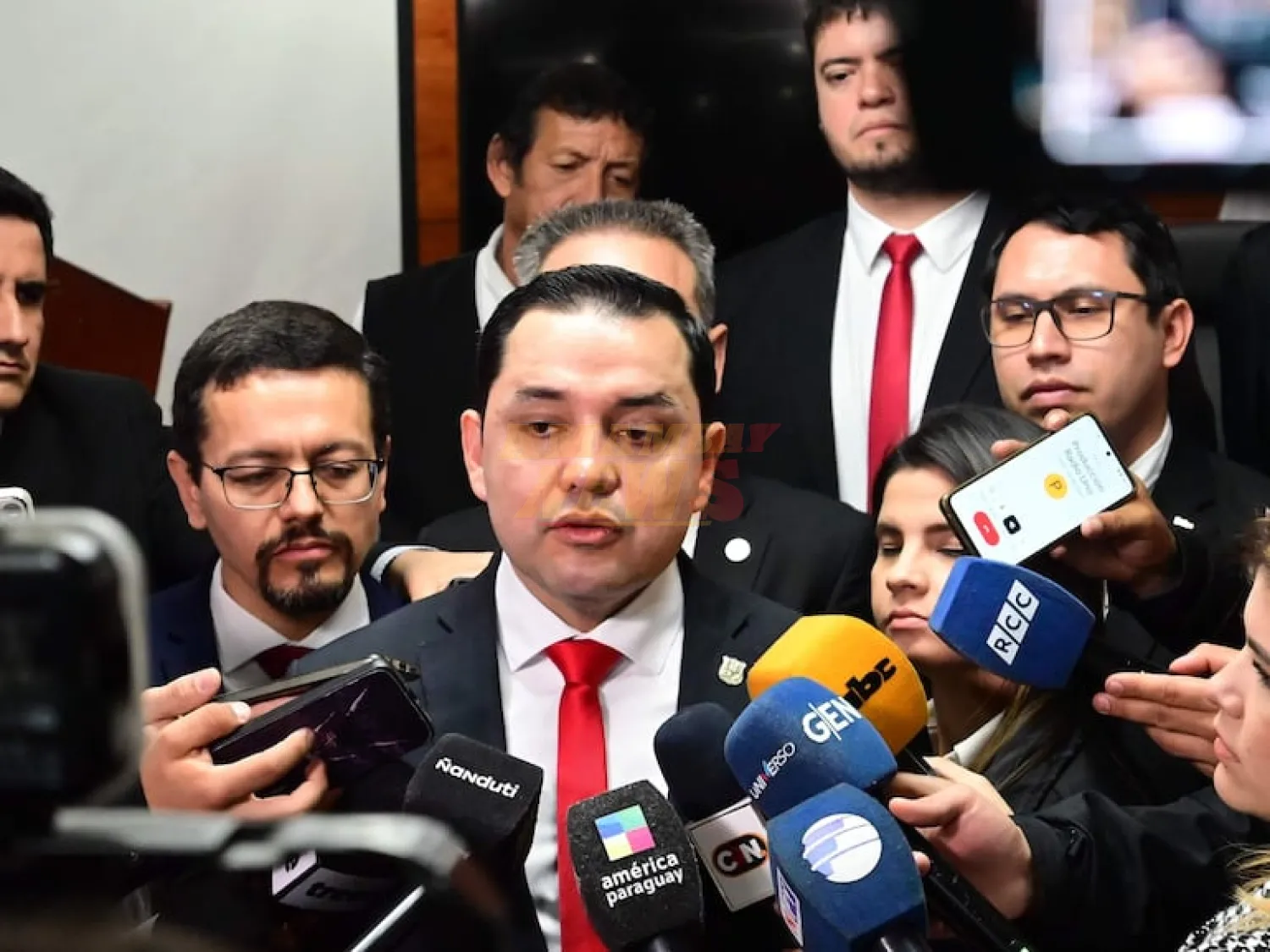 Asunción: Bello pedirá préstamo de US$ 26 millones para pagar aguinaldo