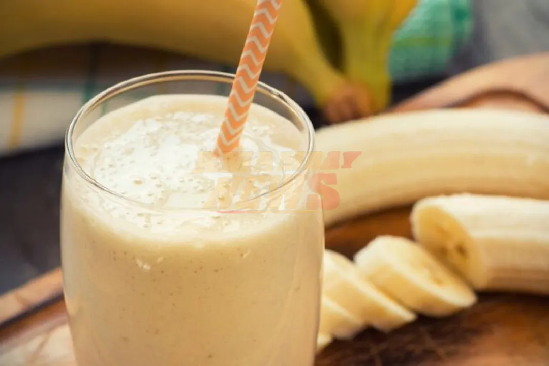 ¿Cuáles son los beneficios del licuado de banana con leche?