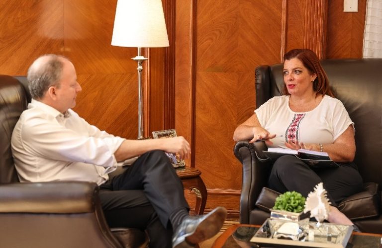 Ejecutivo coordina acciones para fortalecer programas en beneficio de las mujeres