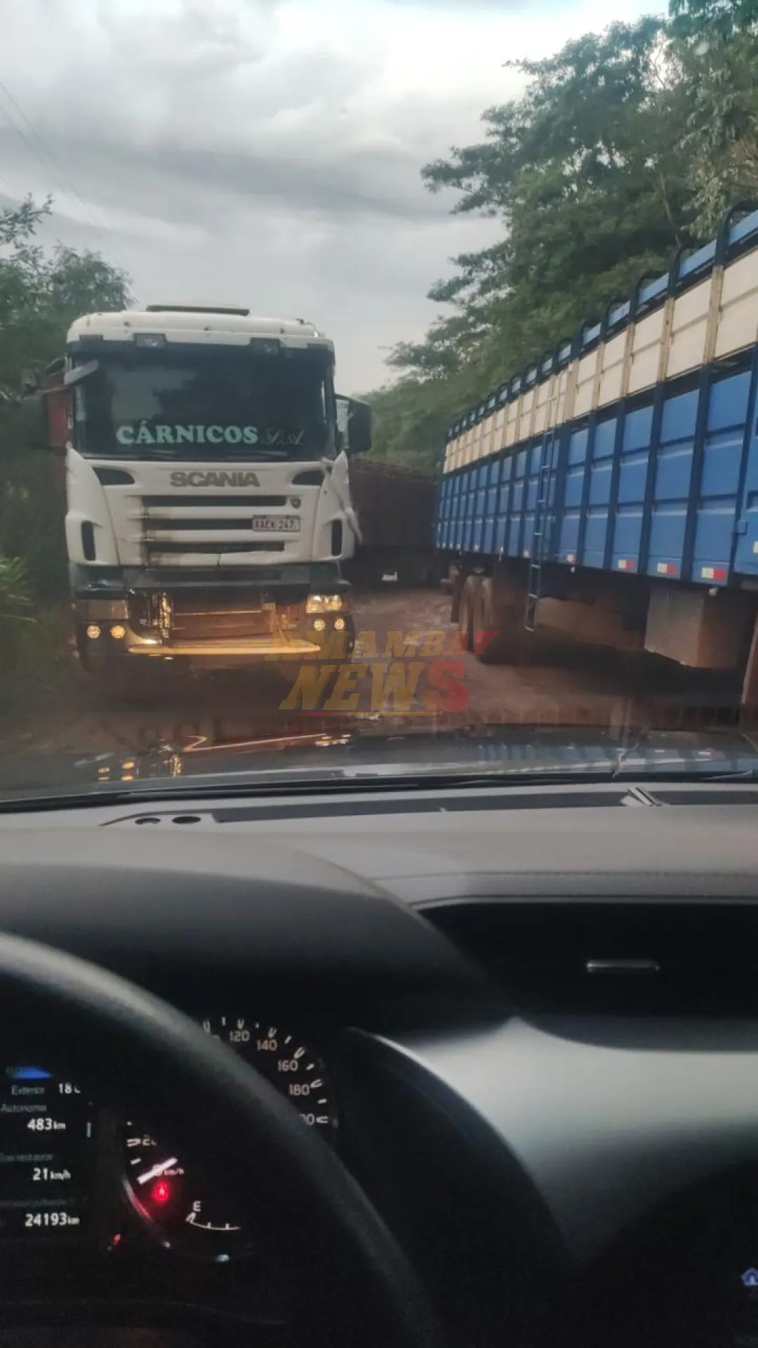 VIDEO: Pobladores de Fortuna Guazú no pueden llegar a sus casas por falta de camino