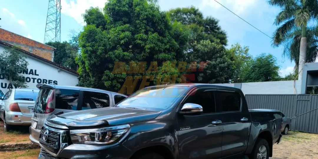 Tras persecución, recuperan camioneta robada en Argentina y detienen a su conductor