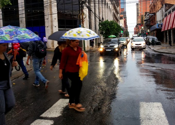 Lunes con lluvias y tormentas eléctricas en gran parte del país