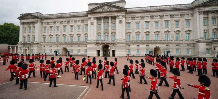 Primer cambio de guardia en Buckingham desde el inicio de la pandemia