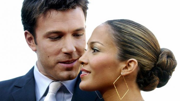 Jennifer López y Ben Affleck, captados besándose en Malibú