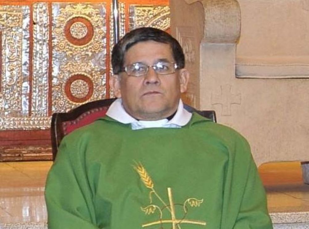 Universitarias denuncian encubrimiento en caso del sacerdote Olmedo
