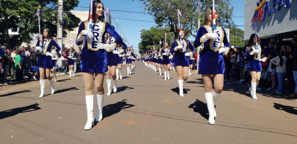 Gran desfile estudiantil en Pedro Juan Caballero
