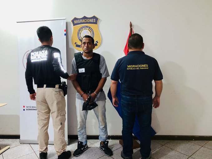 Aprehenden a joven por presunta quema de carteles políticos