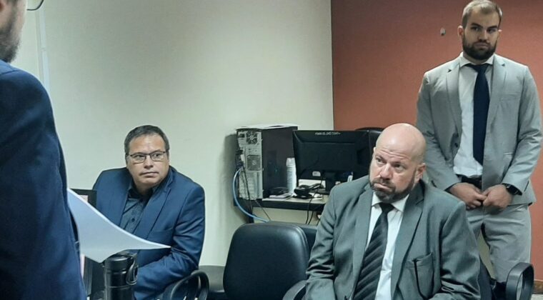 Otra chicaneada de Carlos Granada: recusó a juez para evitar ir a juicio