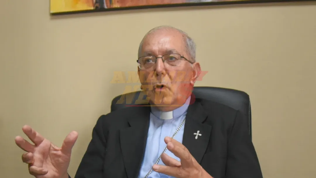 Arzobispo emérito lamentó que Santi no haya viajado al funeral del Papa