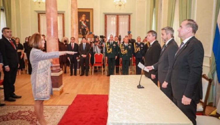 Juró Cynthia María Filártiga como embajadora en Francia