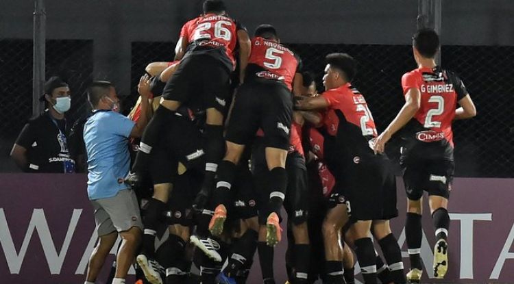 Cuatro nuevos casos positivos en River que ya suma nueve