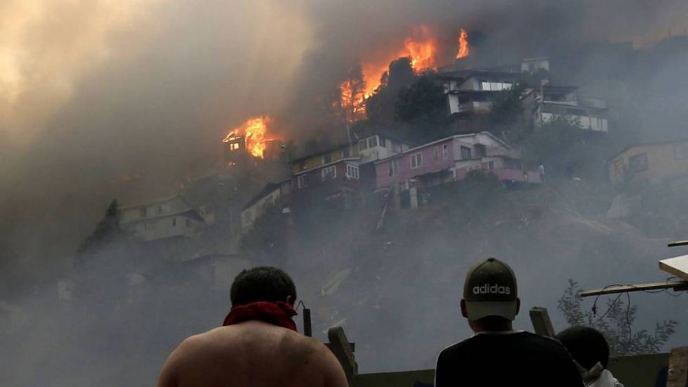 Autoridades chilenas creen que el gran incendio en Valparaíso fue intencionado