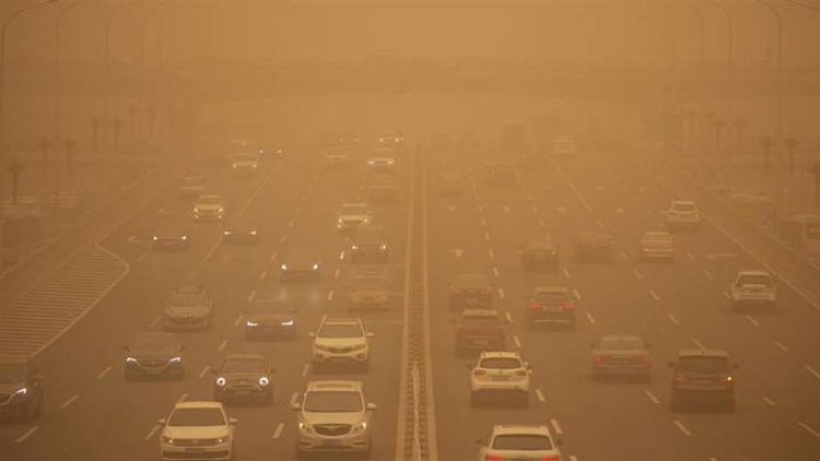 La mayor tormenta de arena en 10 años cubre el cielo de Pekín