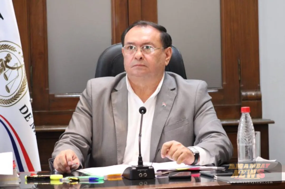 Supuesto hijo de senador exige ser reconocido como tal
