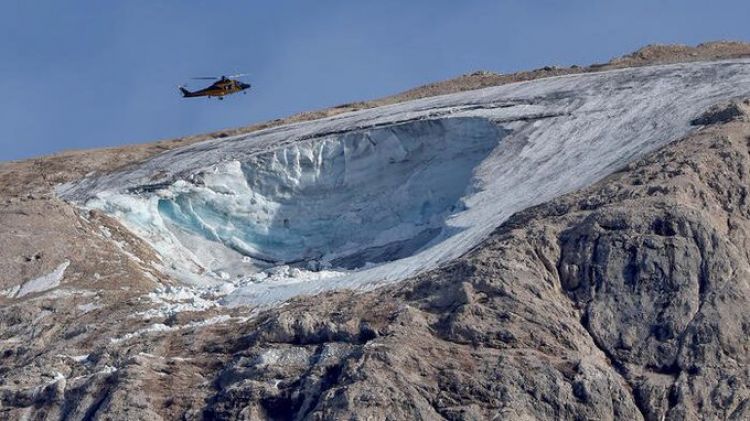 Aumentan a nueve los muertos por el derrumbe de un glaciar en Italia
