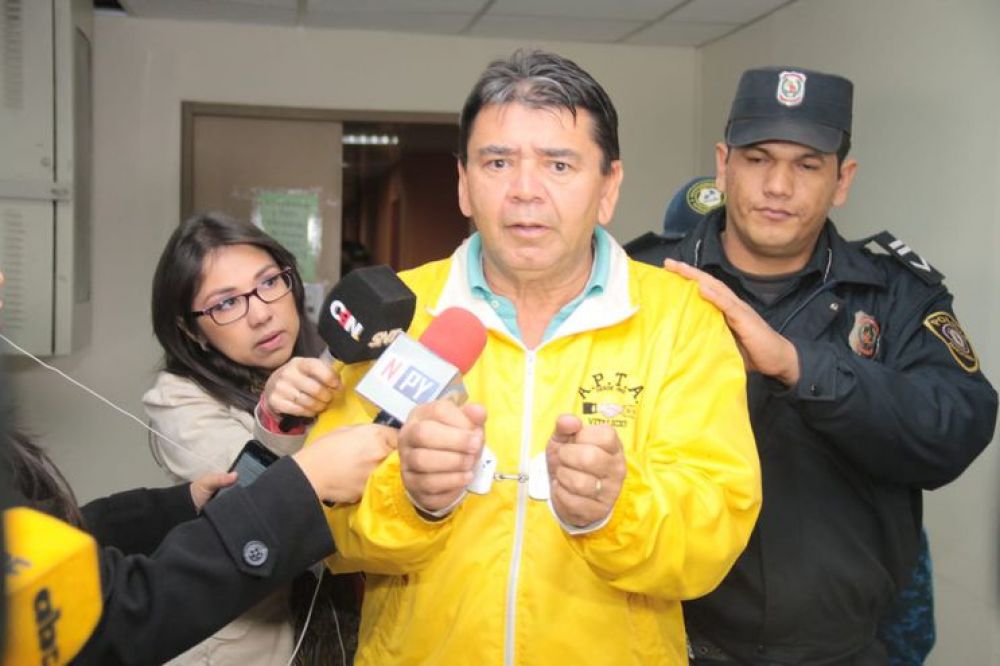 Juez decreta arresto domiciliario para ocho taxistas