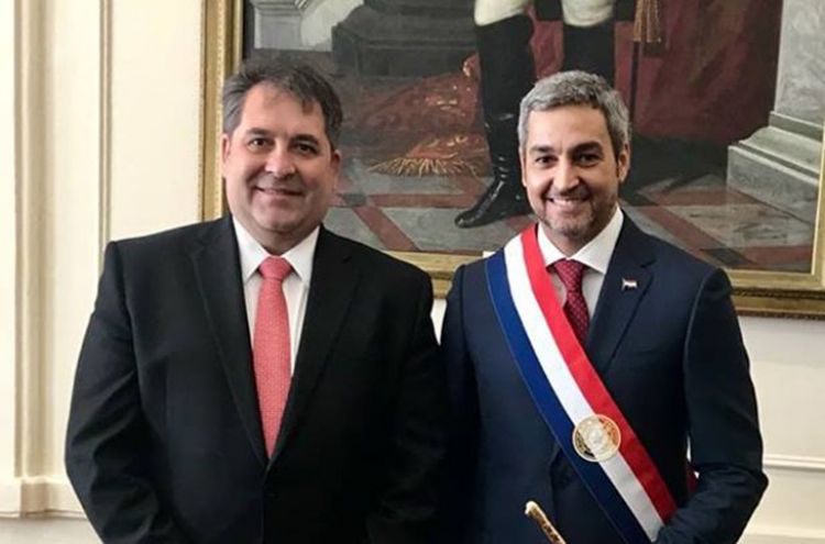 Ordenan captura a responsables de tapabocas de oro para la DINAC