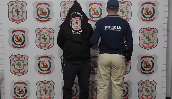 Detienen a hermano de Sandra McLeod por estafa millonaria