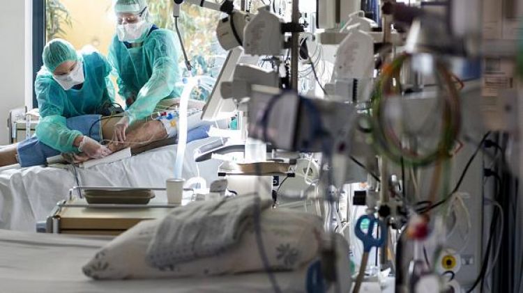 Paciente llegada de Reino Unido está internada en INERAM