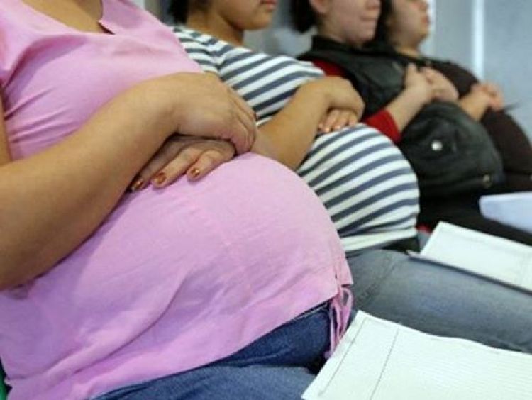 Médico pide vacunar a todas las embarazadas y evitar aglomeraciones