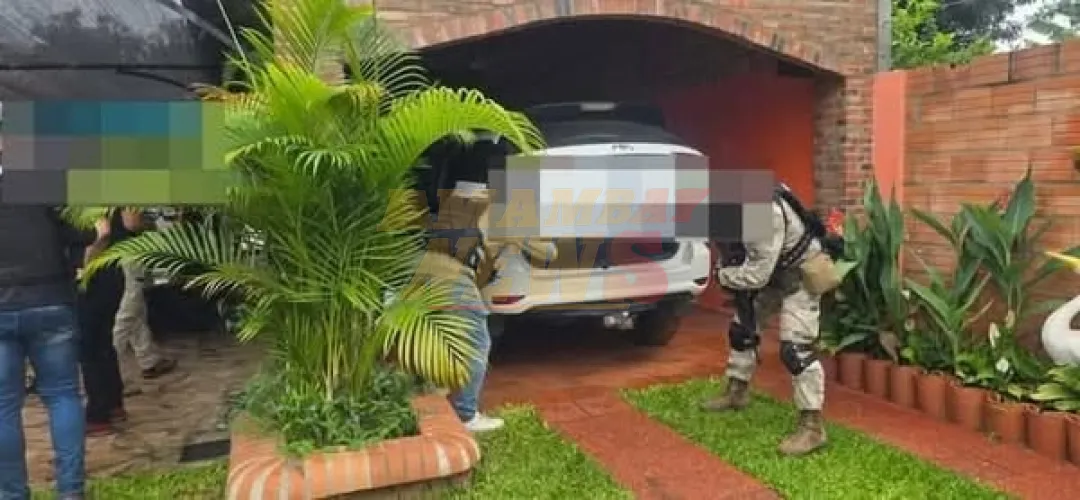 Allanamiento en Capiatá: incautan vehículos robados y prendas con distintivos falsos