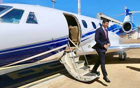 Santi completa 14 viajes al exterior desde que fue electo el 30 de abril